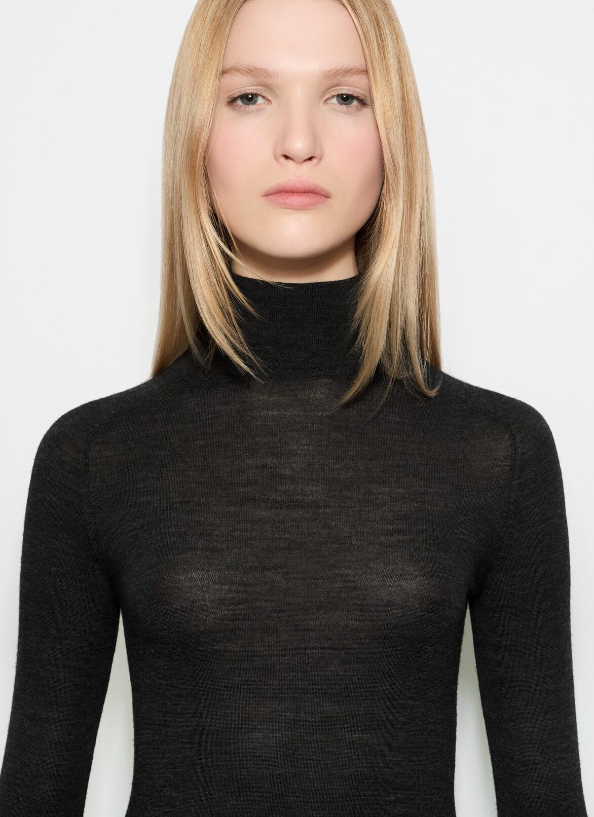 BODYCON KNIT DRESS WITH BUBBLE CUFFS ALAÏA BLACK BODYCON KNIT DRESS WITH BUBBLE CUFFS